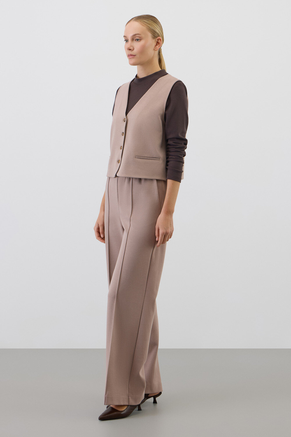 VERY NEAT Жилет 579573 ЕВТ 3350 бежевый