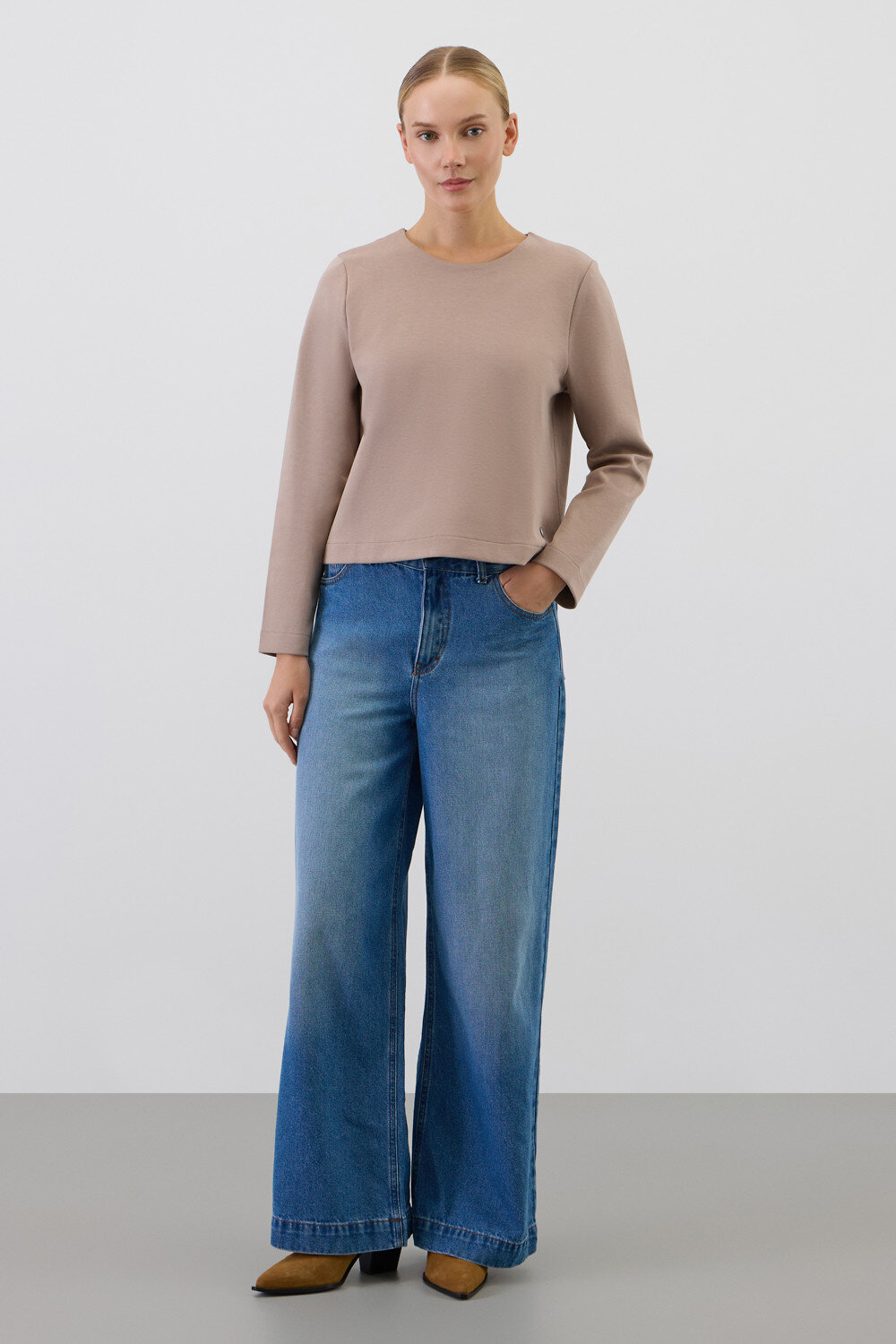 VERY NEAT Лонгслив 579575 ЕВТ 3346 бежевый