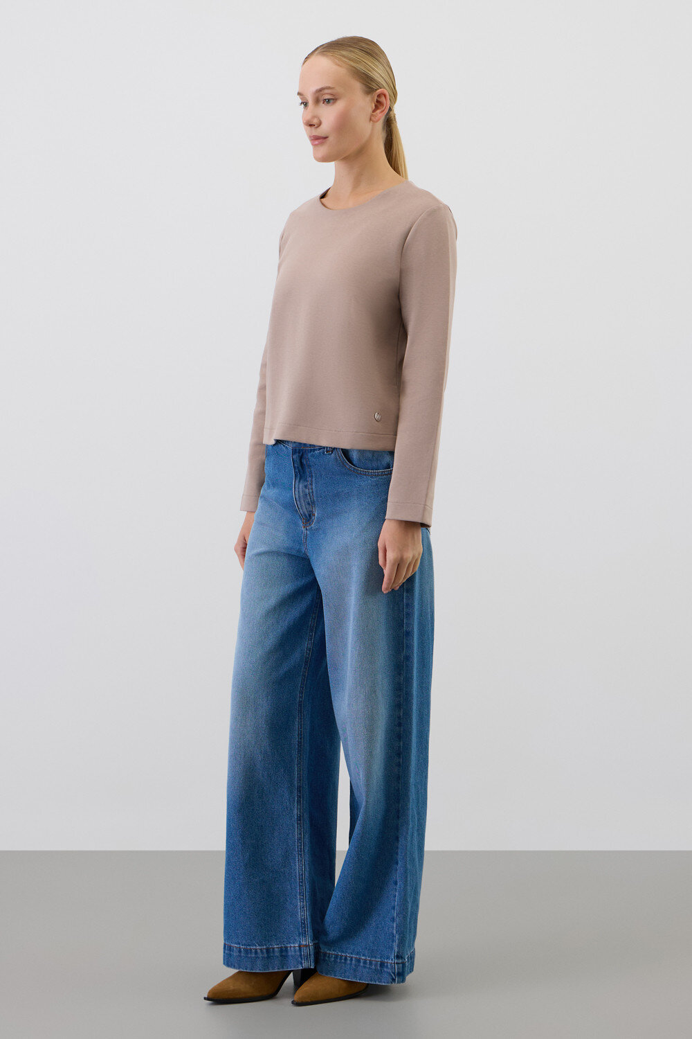 VERY NEAT Лонгслив 579575 ЕВТ 3346 бежевый