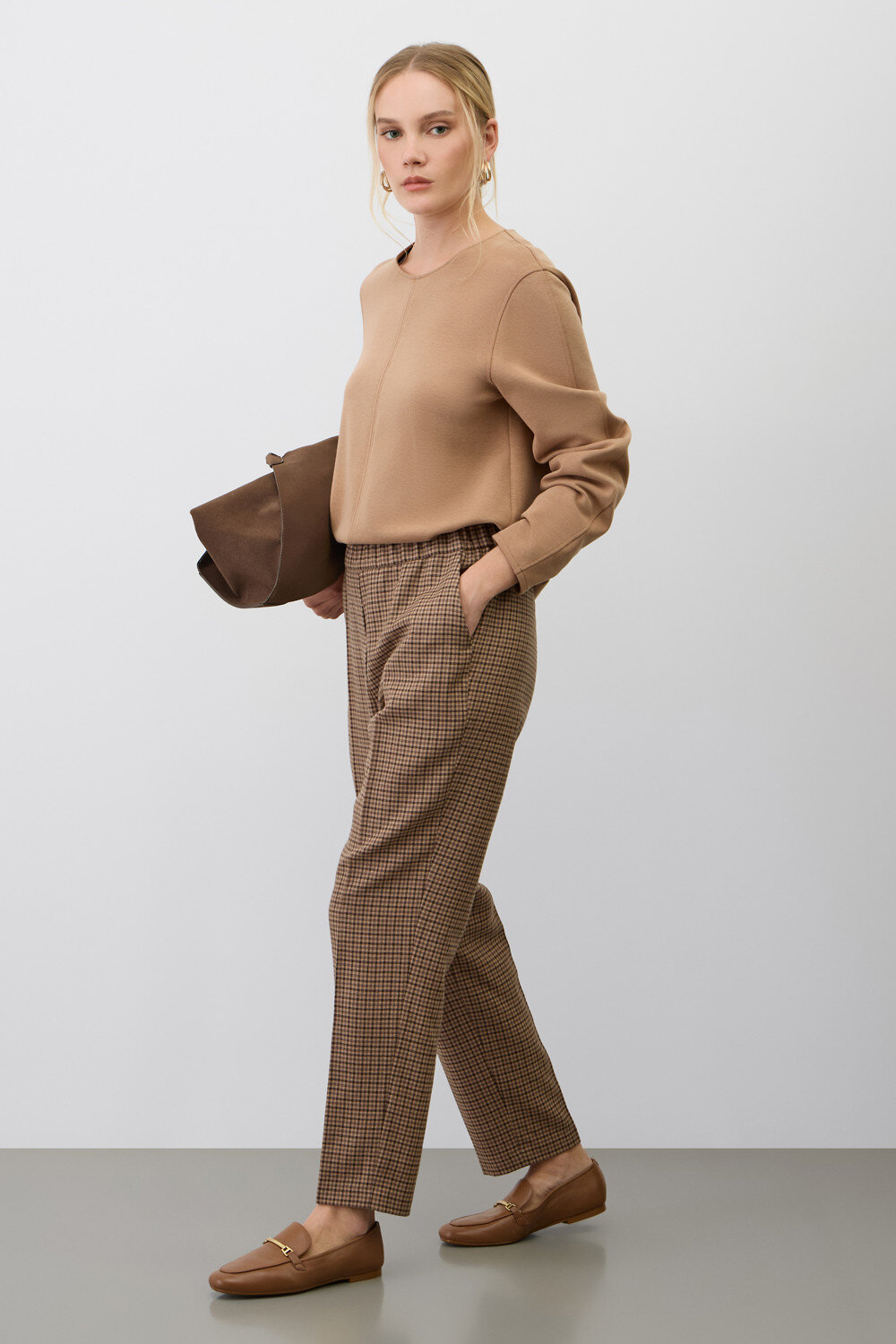 VERY NEAT Брюки 579645 ЕТ 40020 светло-бежевый