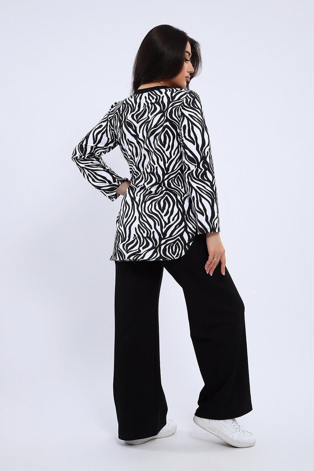 Натали Костюм 579717 24300 черно-белый