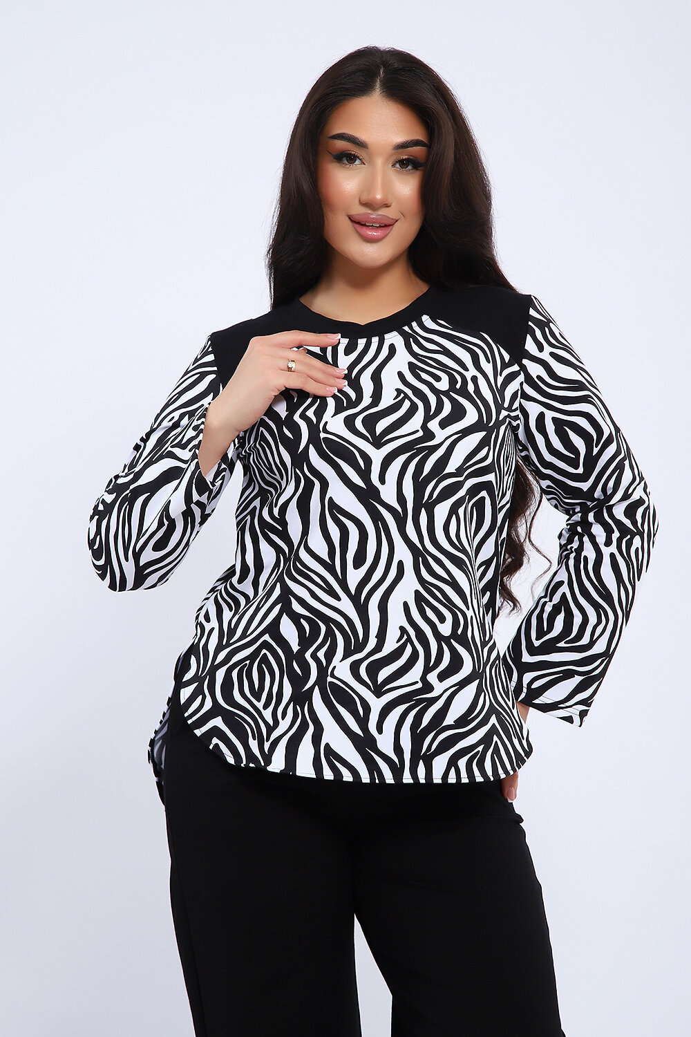 Натали Костюм 579717 24300 черно-белый