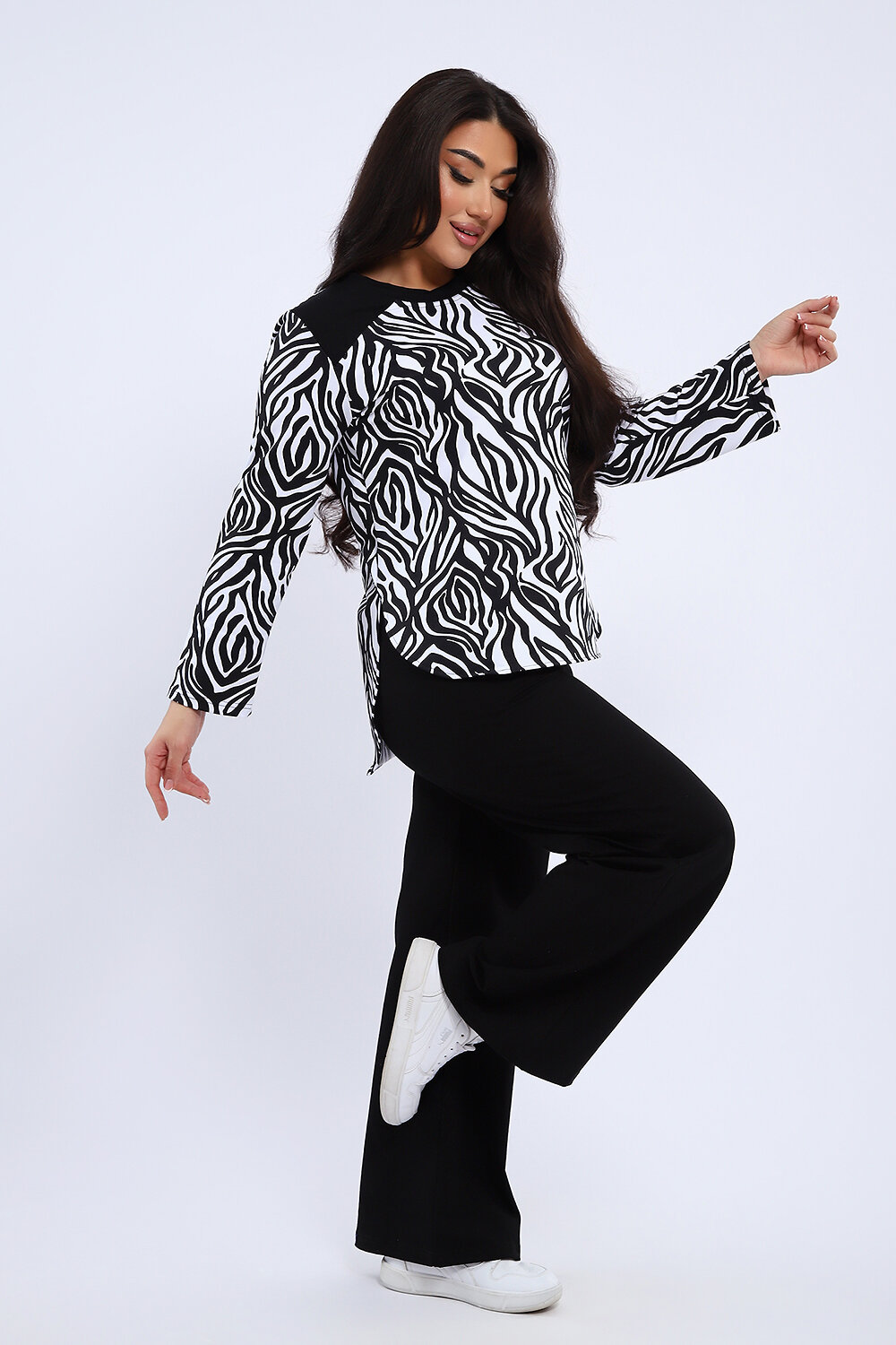 Натали Костюм 579717 24300 черно-белый