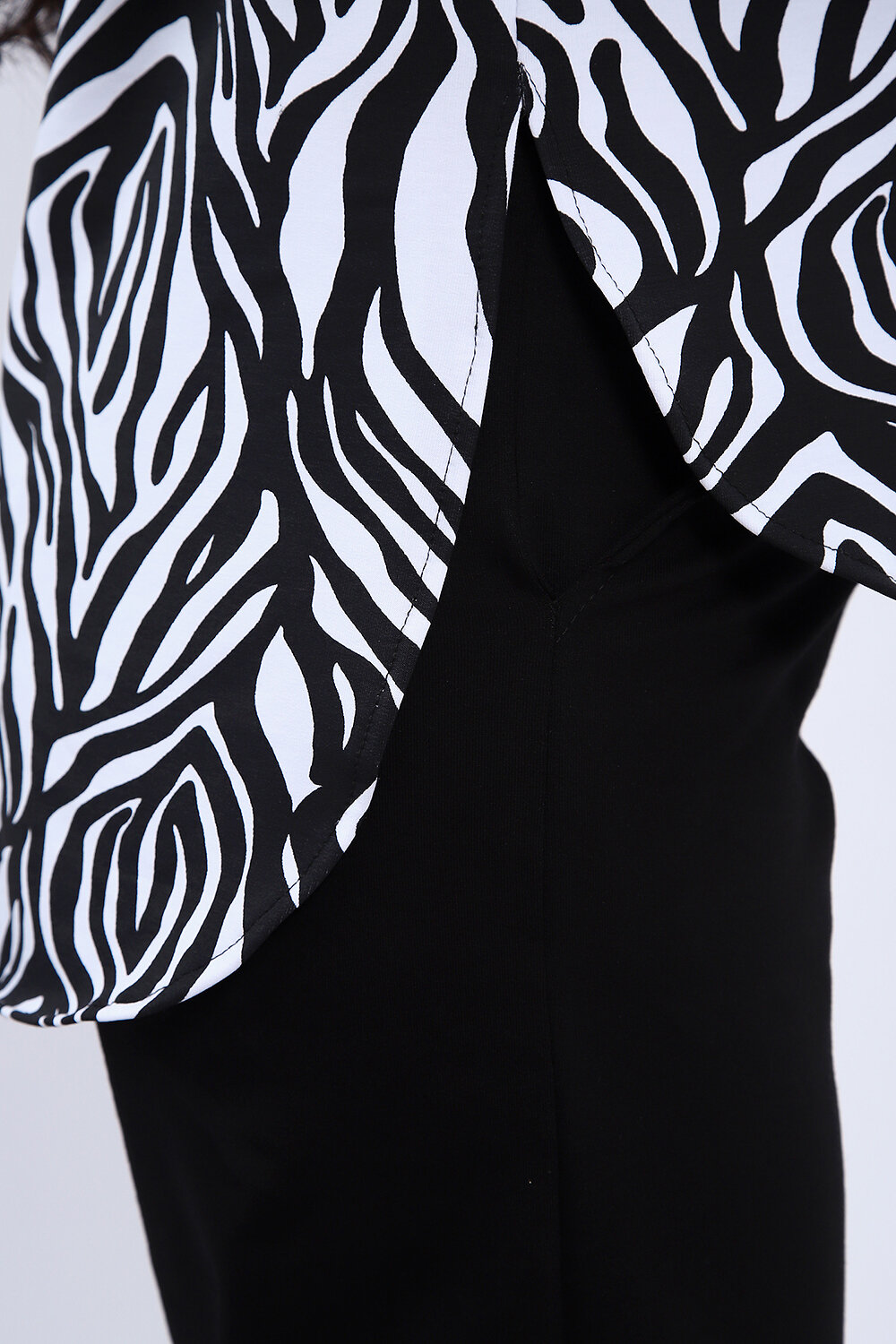 Натали Костюм 579717 24300 черно-белый