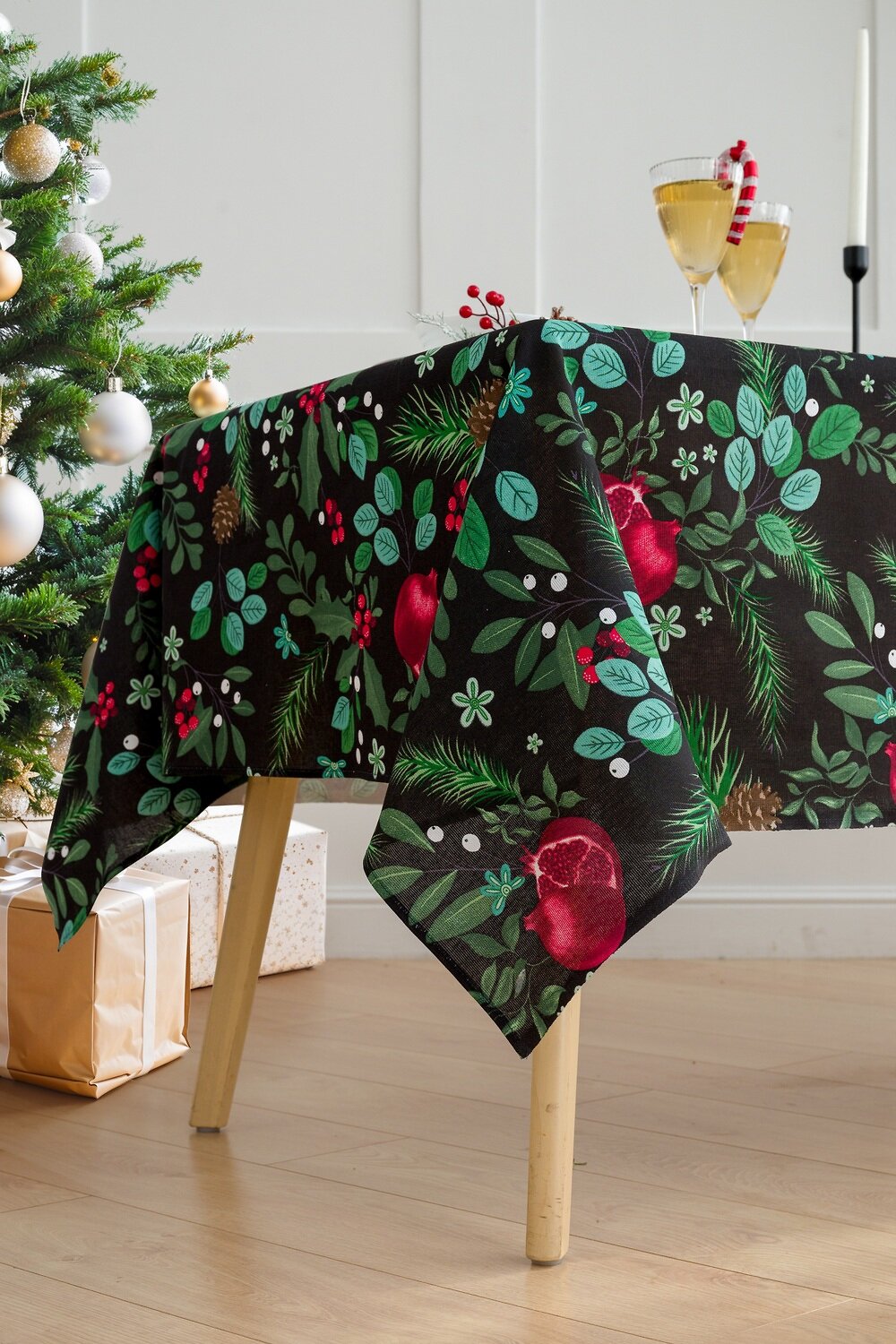 Натали Скатерть 579801 Скатерть Гранатовый сад черный