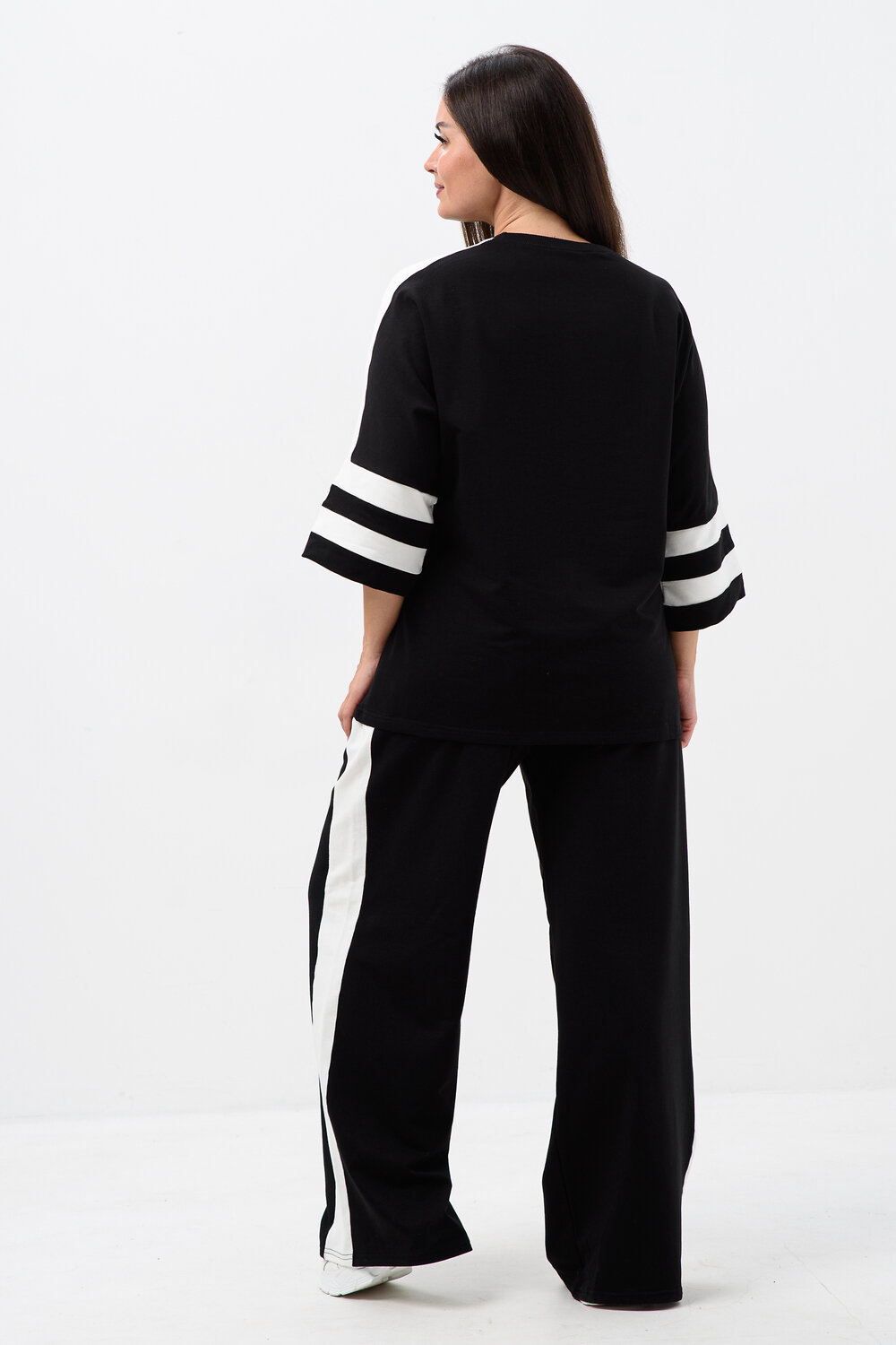 Натали Костюм 579977 52372 черно-белый