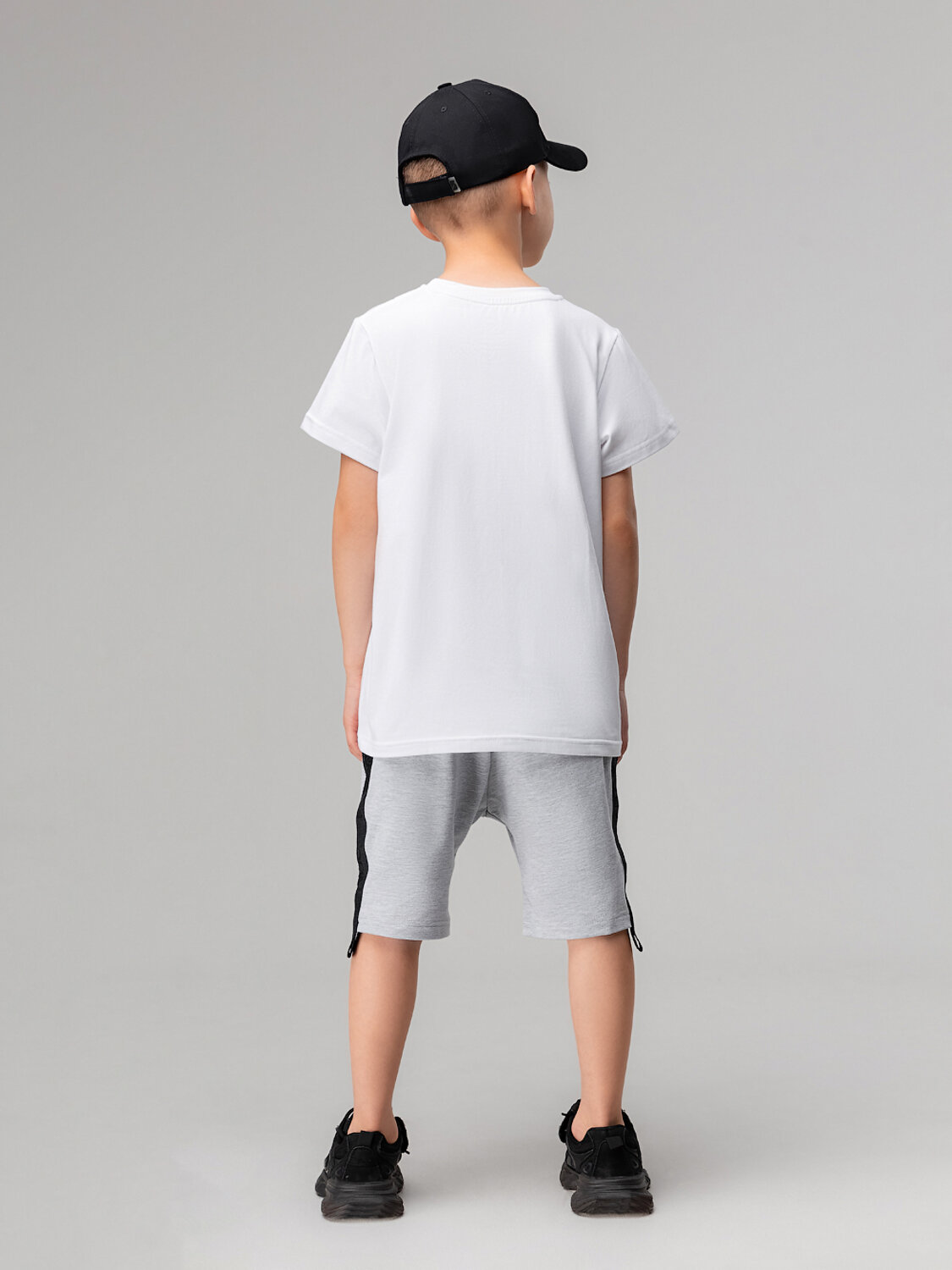 Bodo Шорты 580197 8-64МU серый (черный)