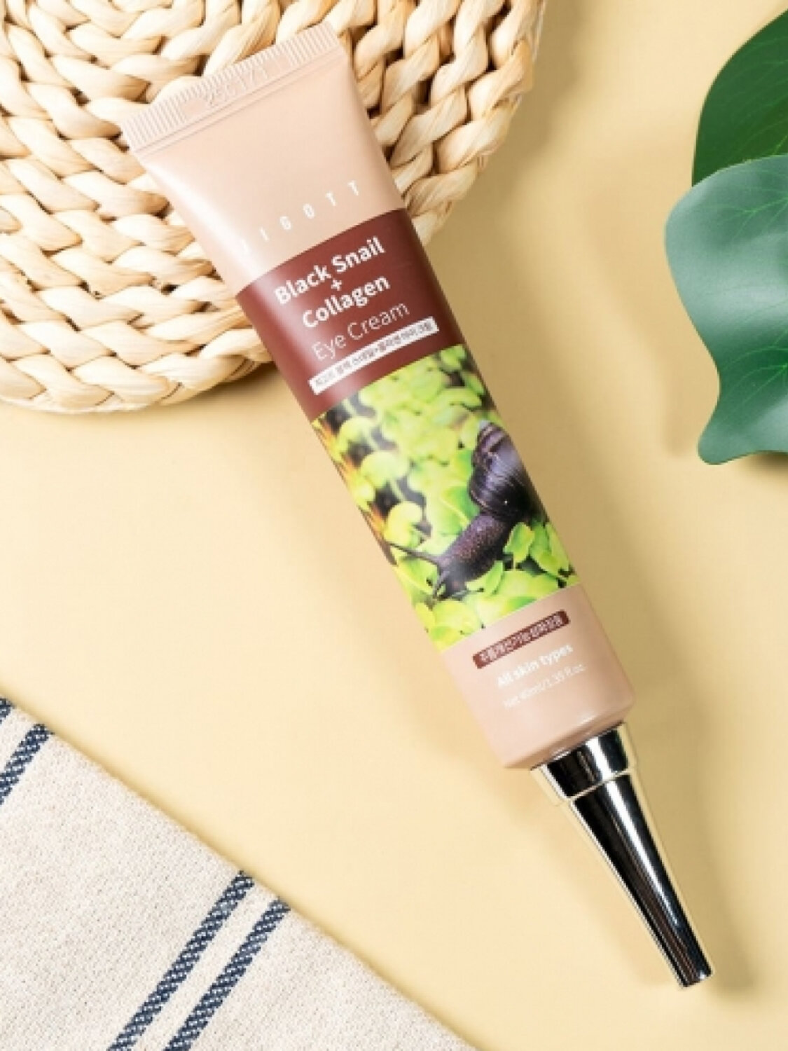 Jigott Крем для кожи вокруг глаз с коллагеном и экстрактом черной улитки / Black snail + Collagen Eye Cream, 40 мл 580285 28373 