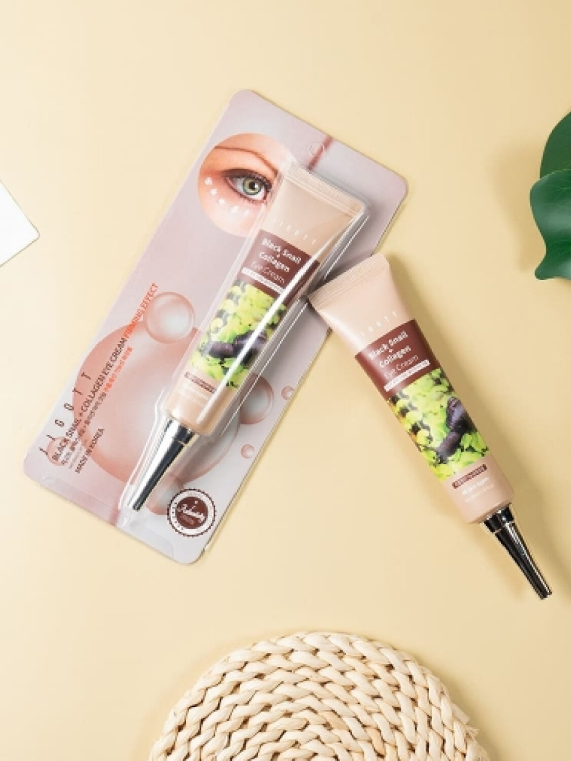 Jigott Крем для кожи вокруг глаз с коллагеном и экстрактом черной улитки / Black snail + Collagen Eye Cream, 40 мл 580285 28373 