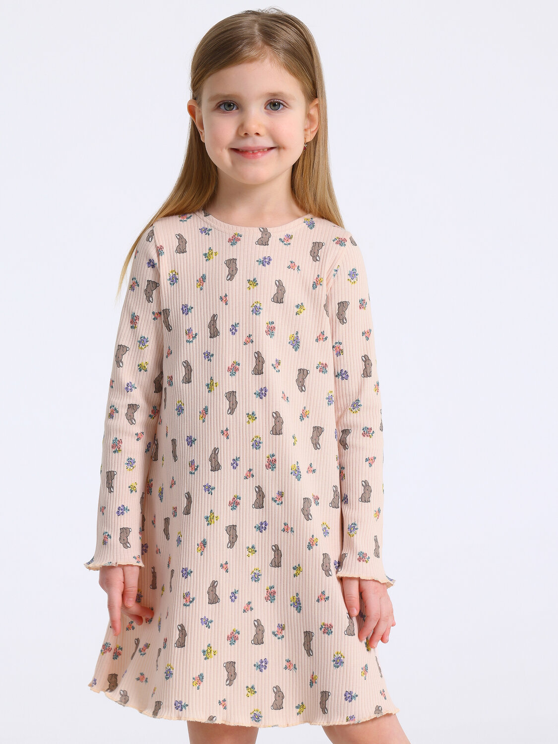 Апрель Платье 580404 1ДПД5064223н зайки с цветами на персиковом