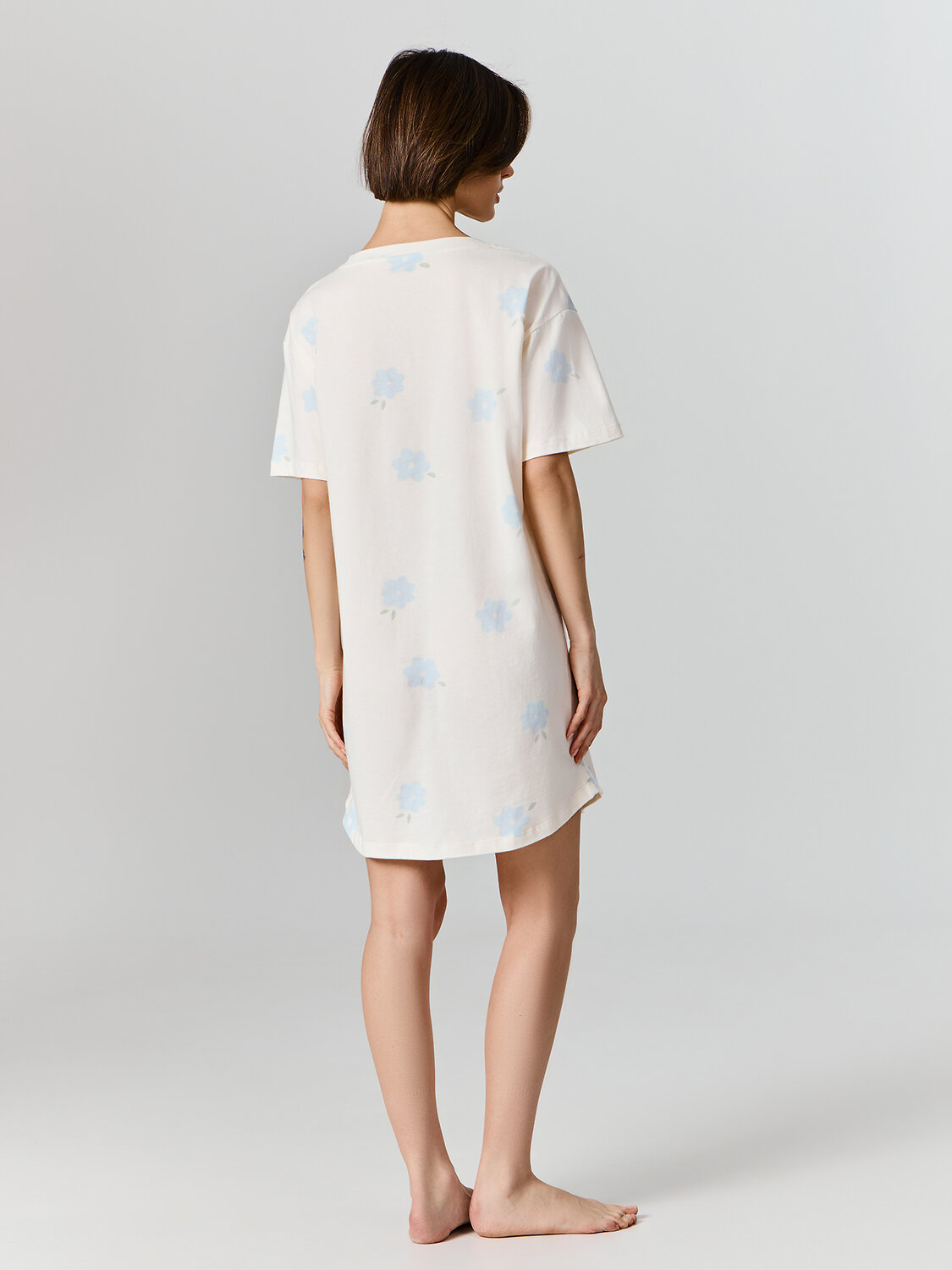 MARK FORMELLE Сорочка 580538 572371 цветы на молочном1