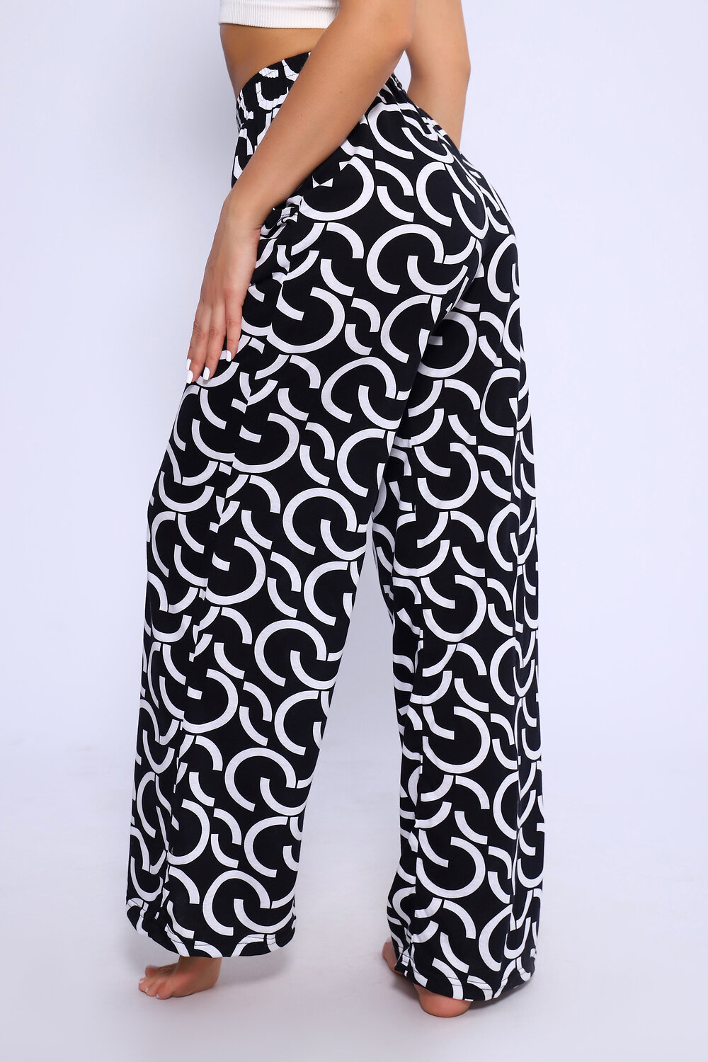 Натали Брюки 580627 13222 черно-белый