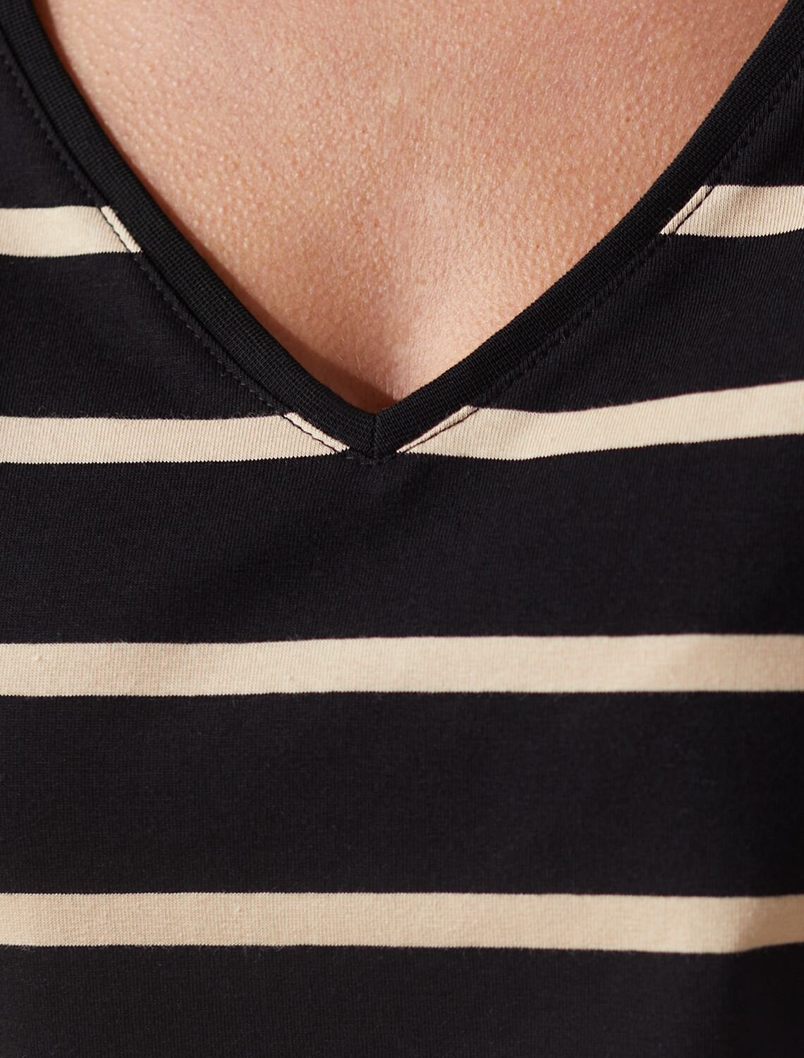 VILATTE Футболка 580909 D49.100 черный-бежевый