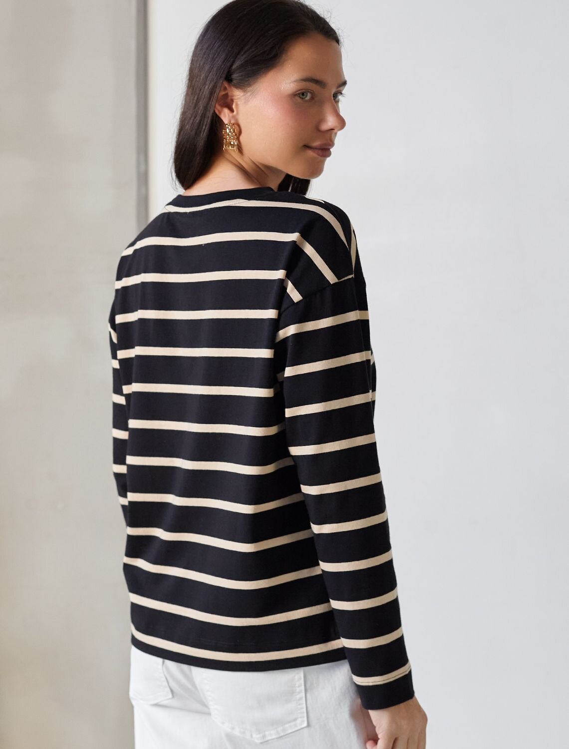 VILATTE Джемпер 580934 D49.148 черный-бежевый