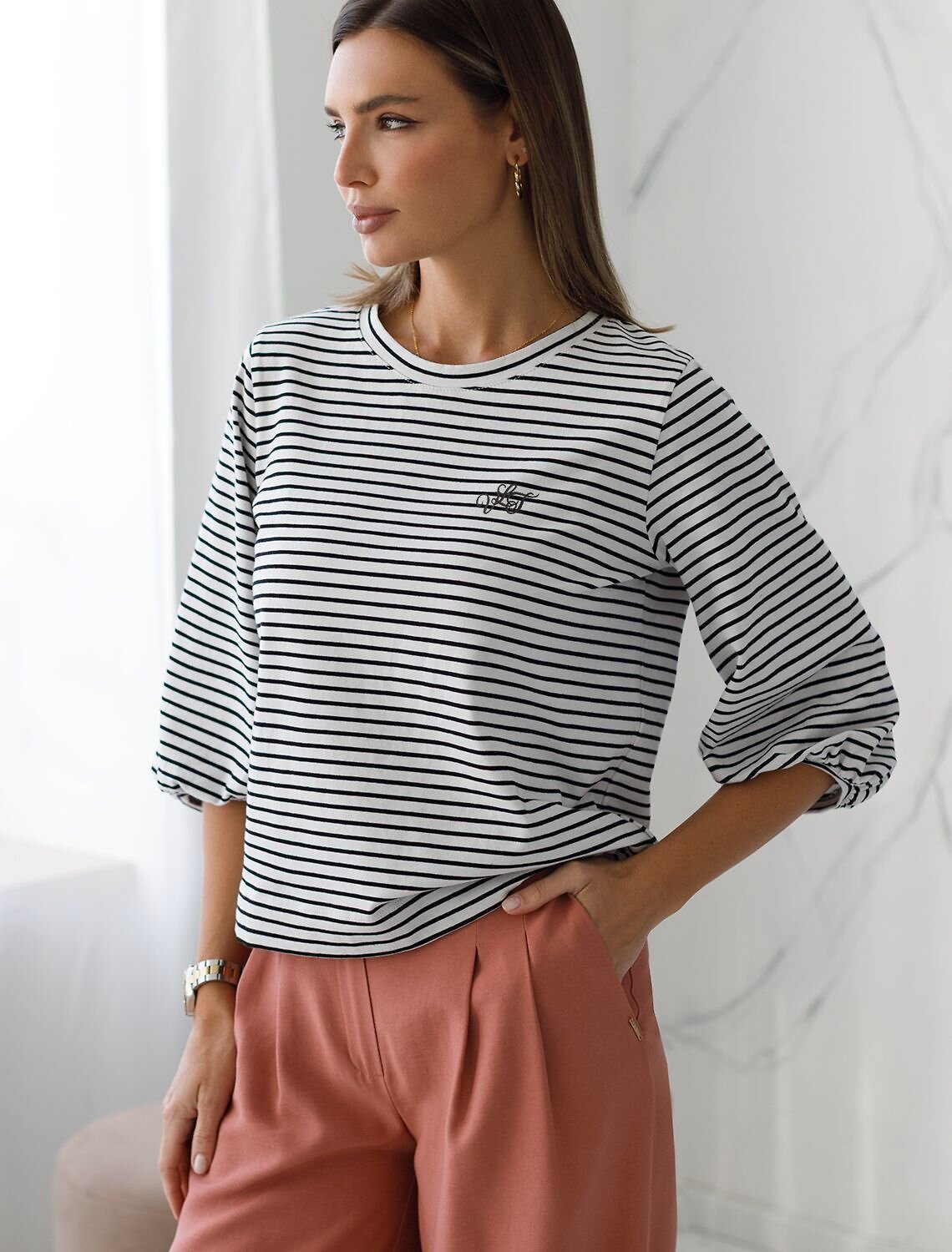 VILATTE Джемпер 580937 D49.149 белый-черный