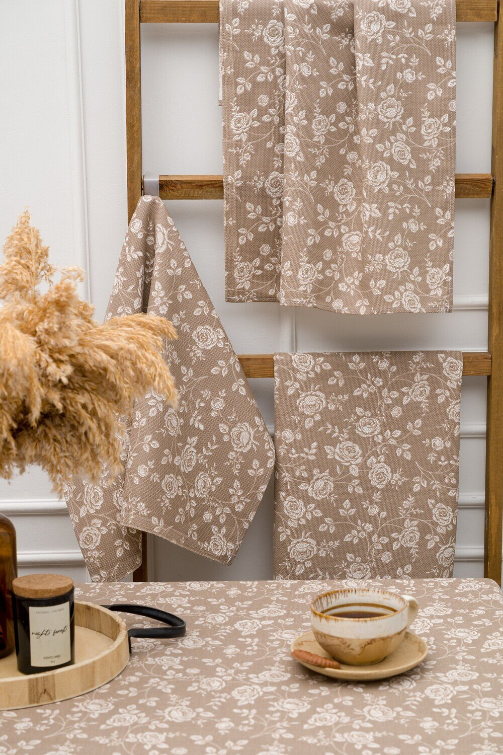 Натали Полотенце 581100 Полотенце кухонное Розы на льне коричневый