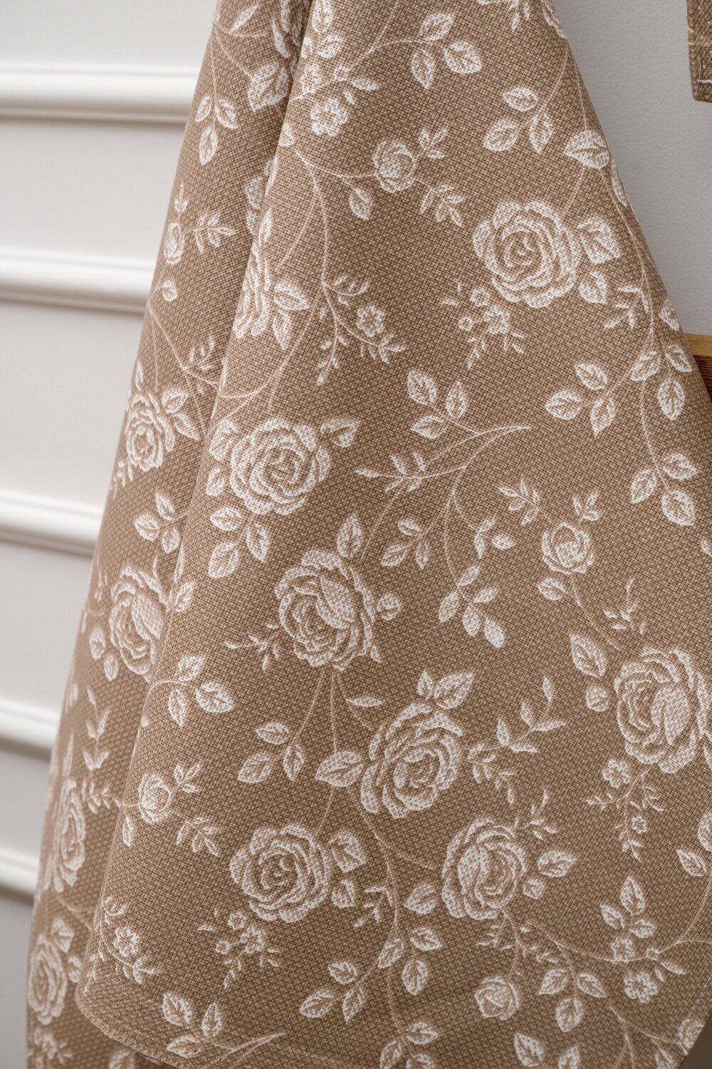 Натали Полотенце 581100 Полотенце кухонное Розы на льне коричневый