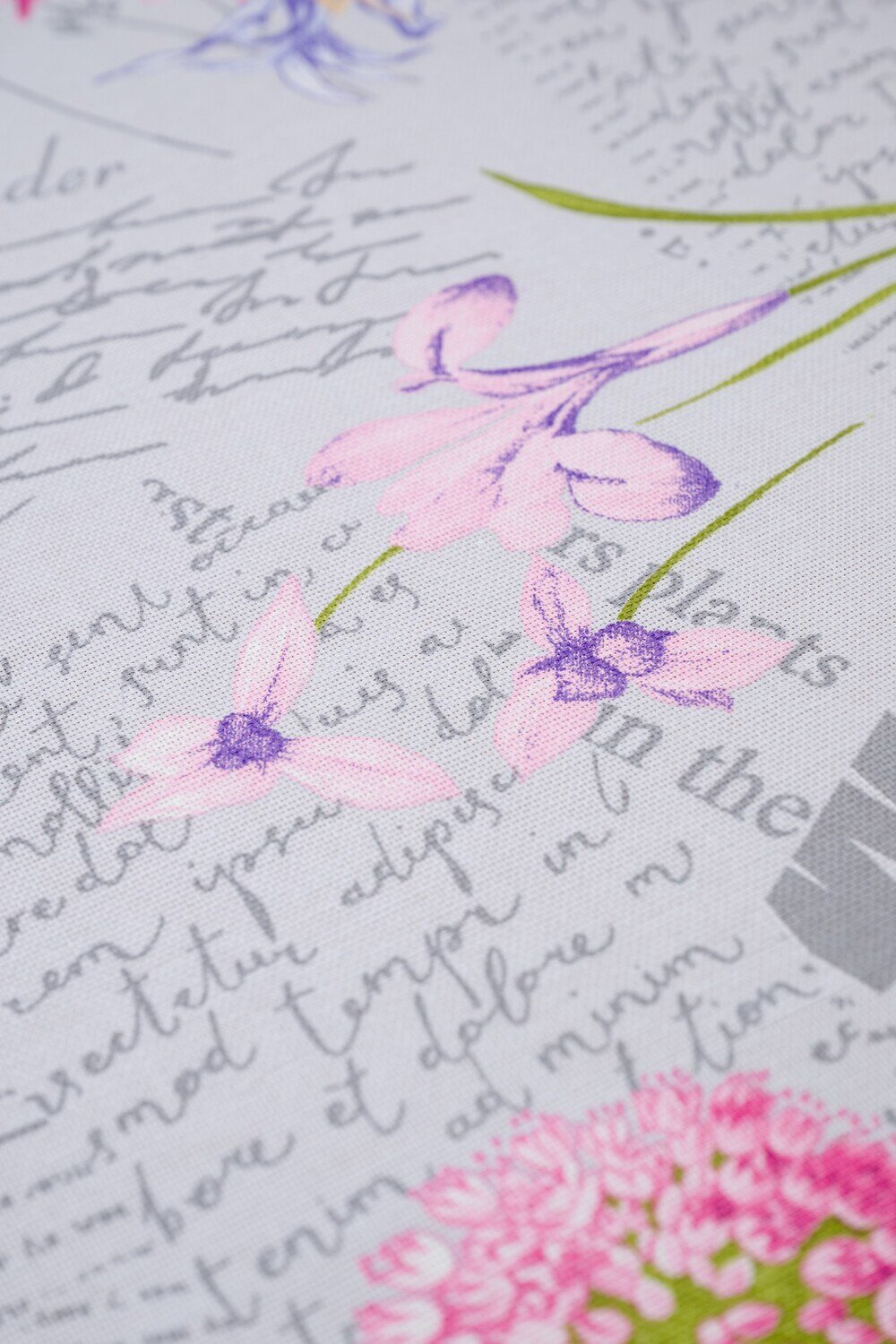 Натали Скатерть 581114 Скатерть Цветы и письма серо-голубой