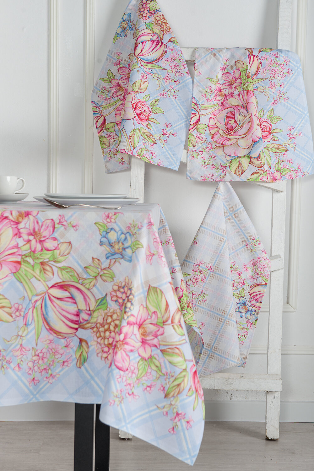 Натали Скатерть 581184 Скатерть Весенний букет голубой