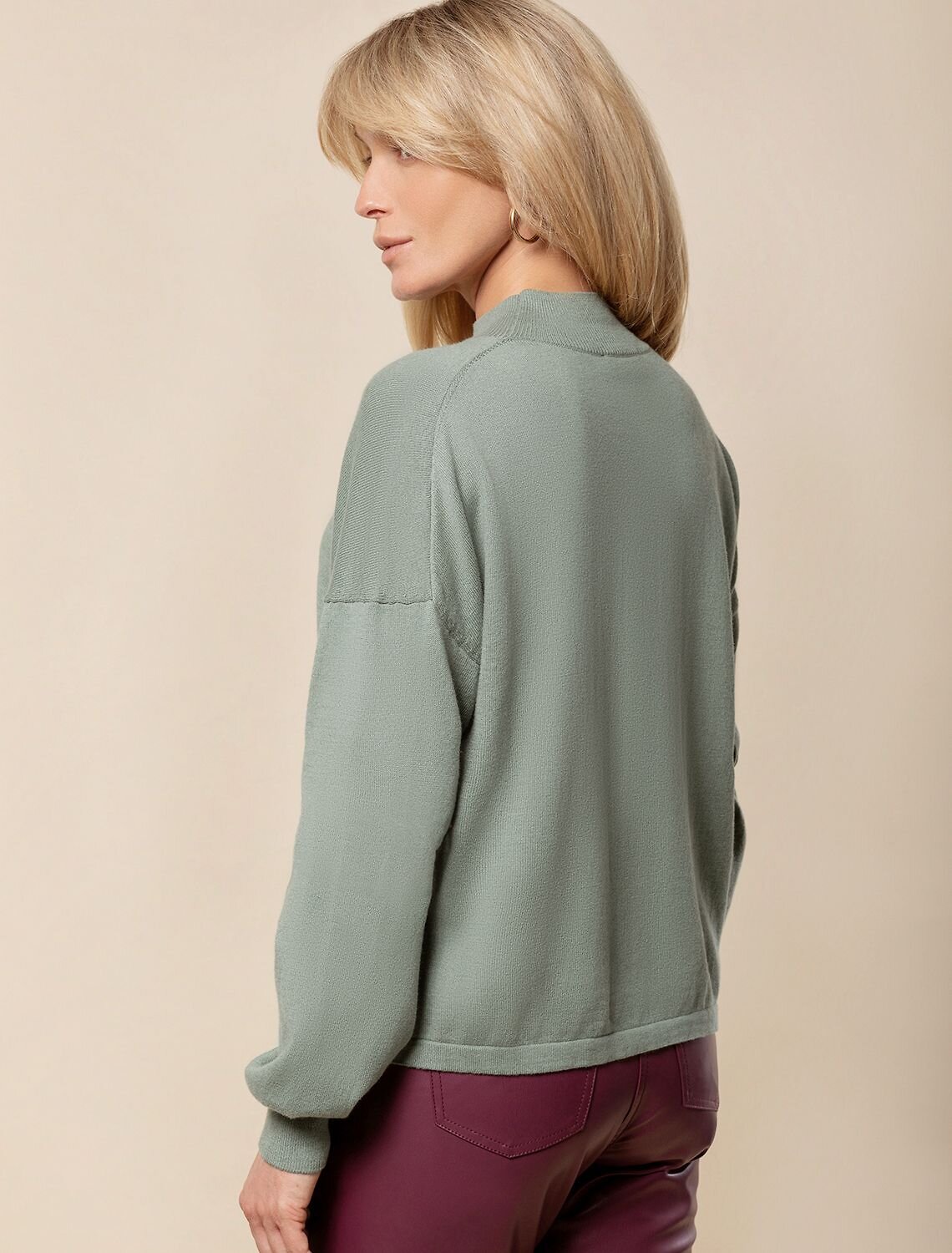 VILATTE Свитер 581995 D34.114 светло-оливковый меланж