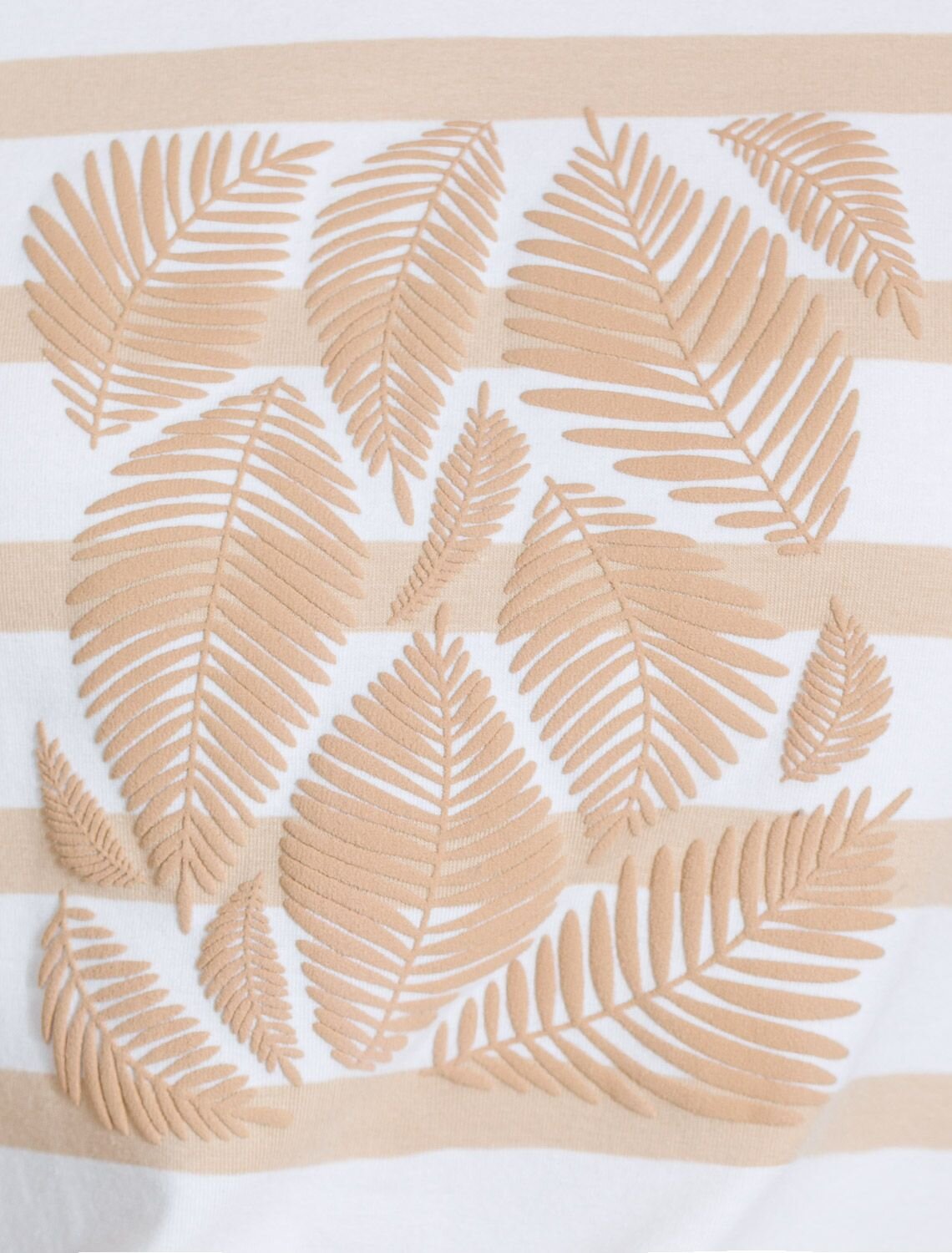 VILATTE Футболка 581998 D49.145 белый-бежевый_листья