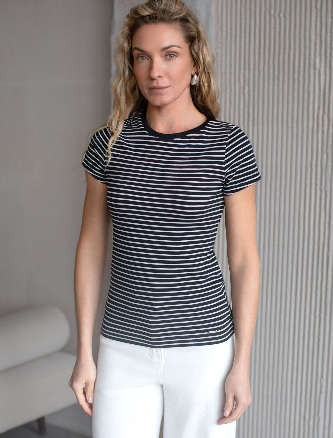 VILATTE Футболка 581999 D49.172 черно-белый