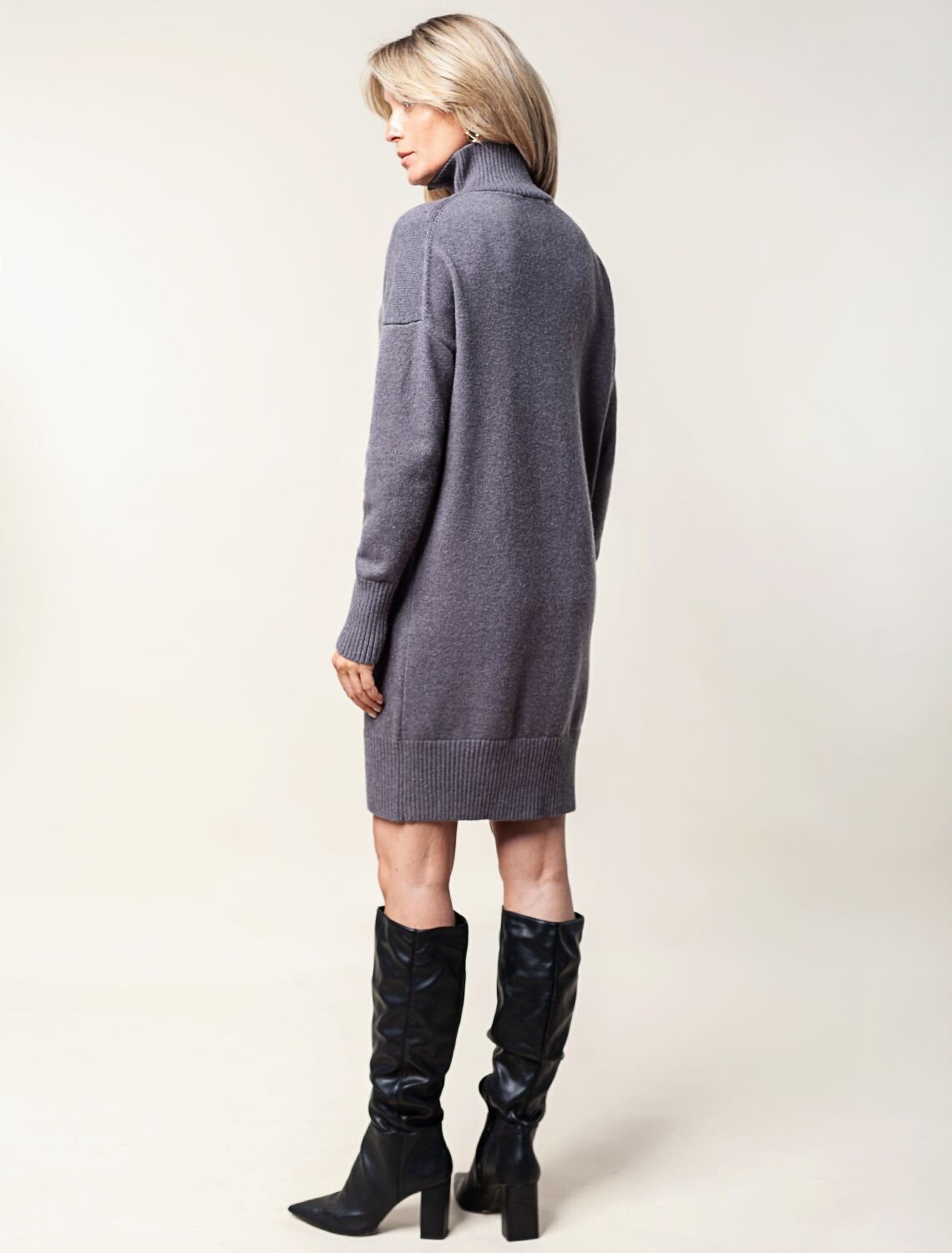 VILATTE Платье 582042 D32.050 серый меланж