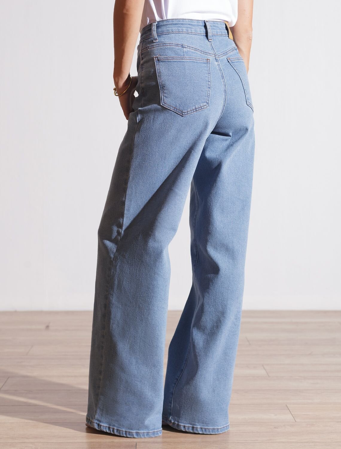 VILATTE Джинсы 582684 D54.309 голубой