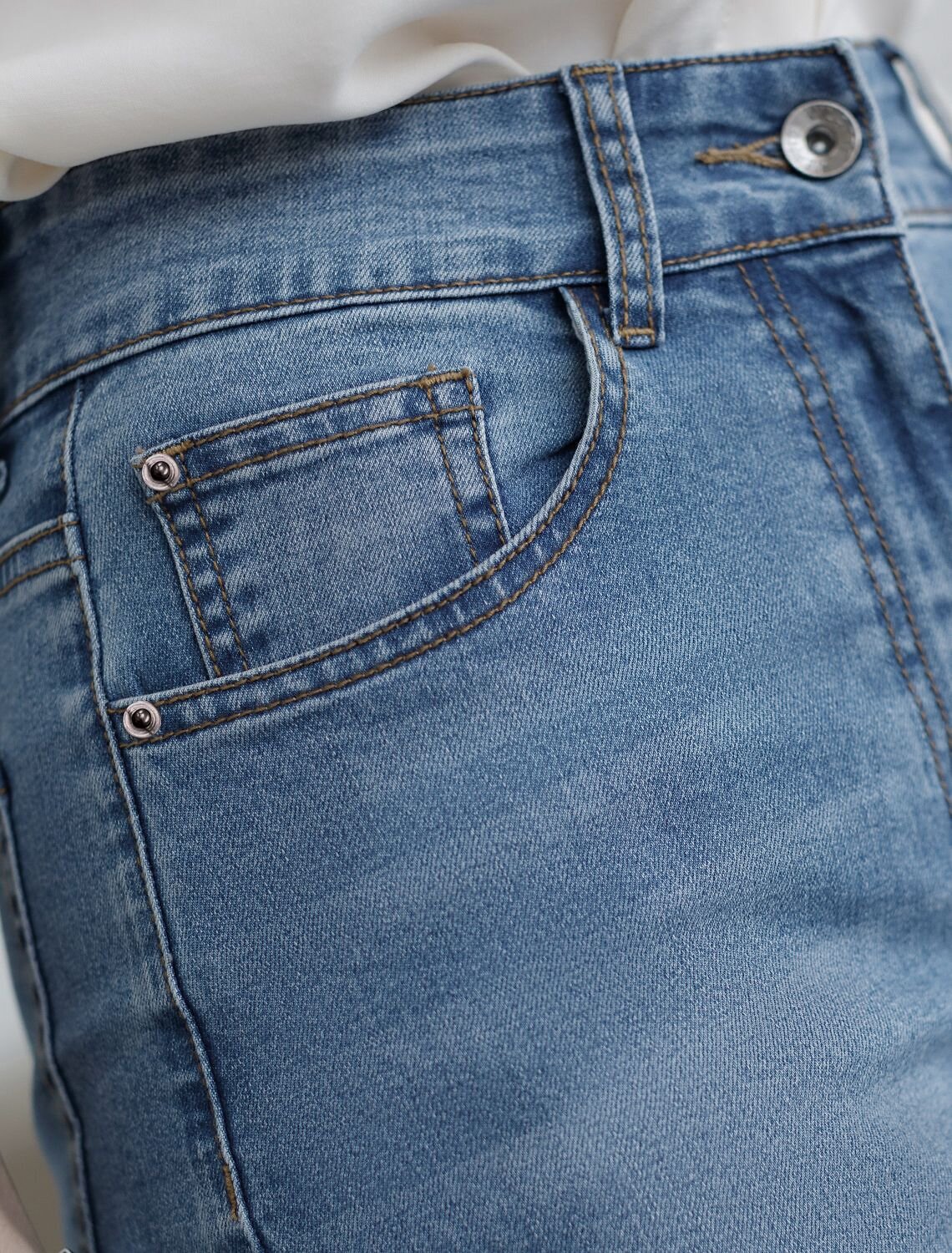 VILATTE Джинсы 582686 D54.312 голубой