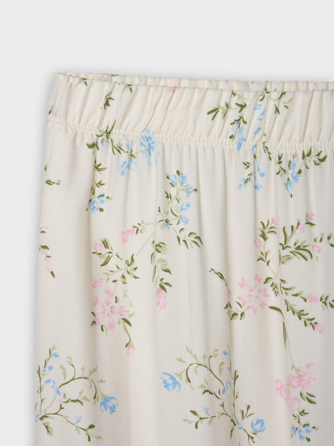 MARK FORMELLE Костюм 582785 592494-1 веточки на св.молочном