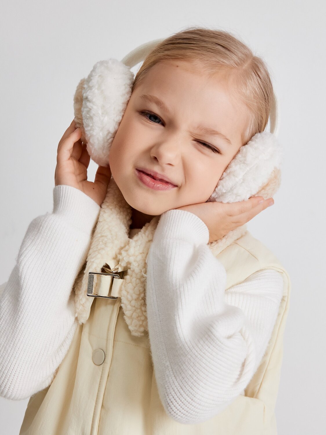 Acoola Наушники 582955 20206300036 светло-бежевый