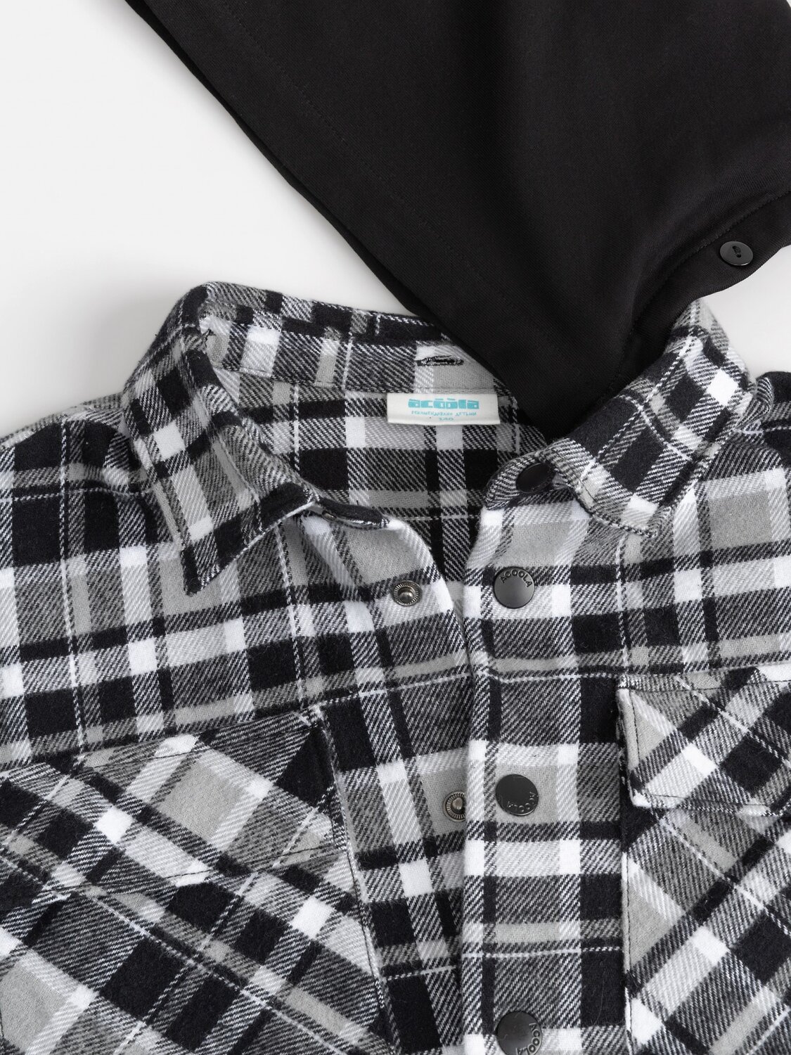 Acoola Куртка 583022 20110280224 черно-белая клетка