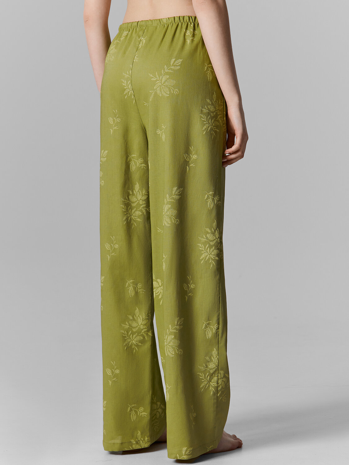 MARK FORMELLE Брюки 583176 532431 цветы на оливковом