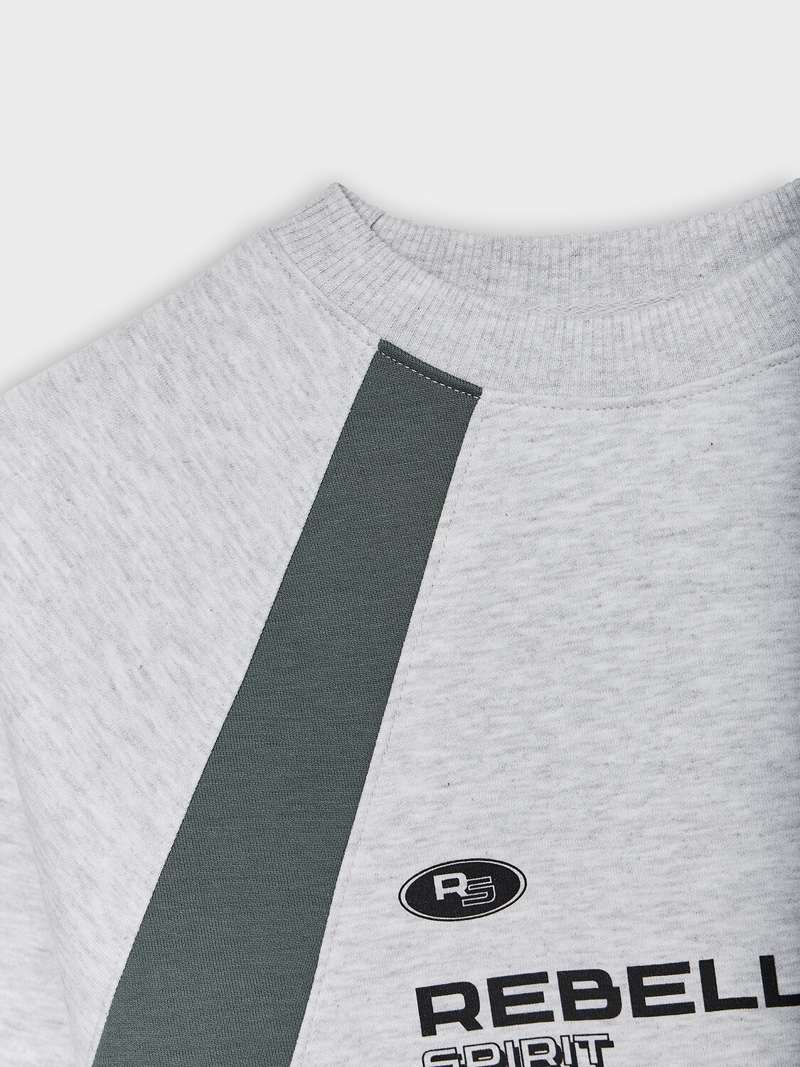 MARK FORMELLE Свитшот 583241 123500 серый меланж+печать