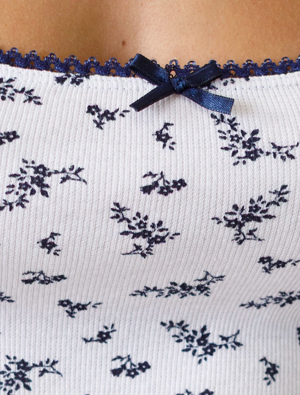 VILATTE Топ 583375 D43.232 белый-т.синий цветы