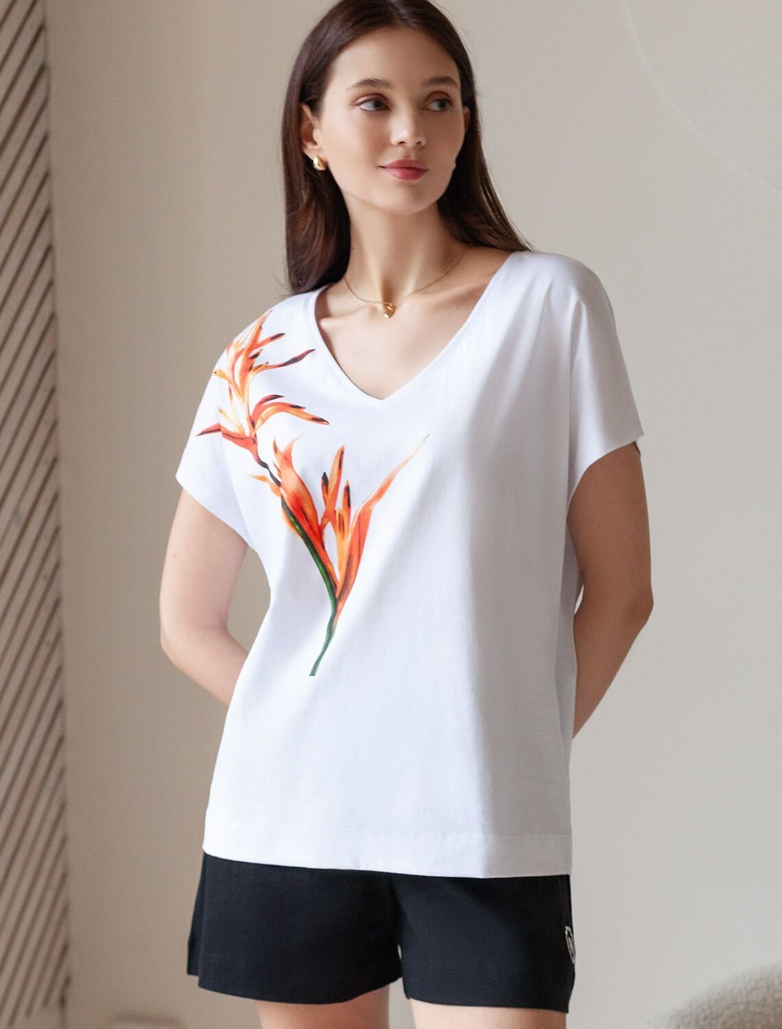 VILATTE Футболка 583463 D49.159 белый_тропический цветок