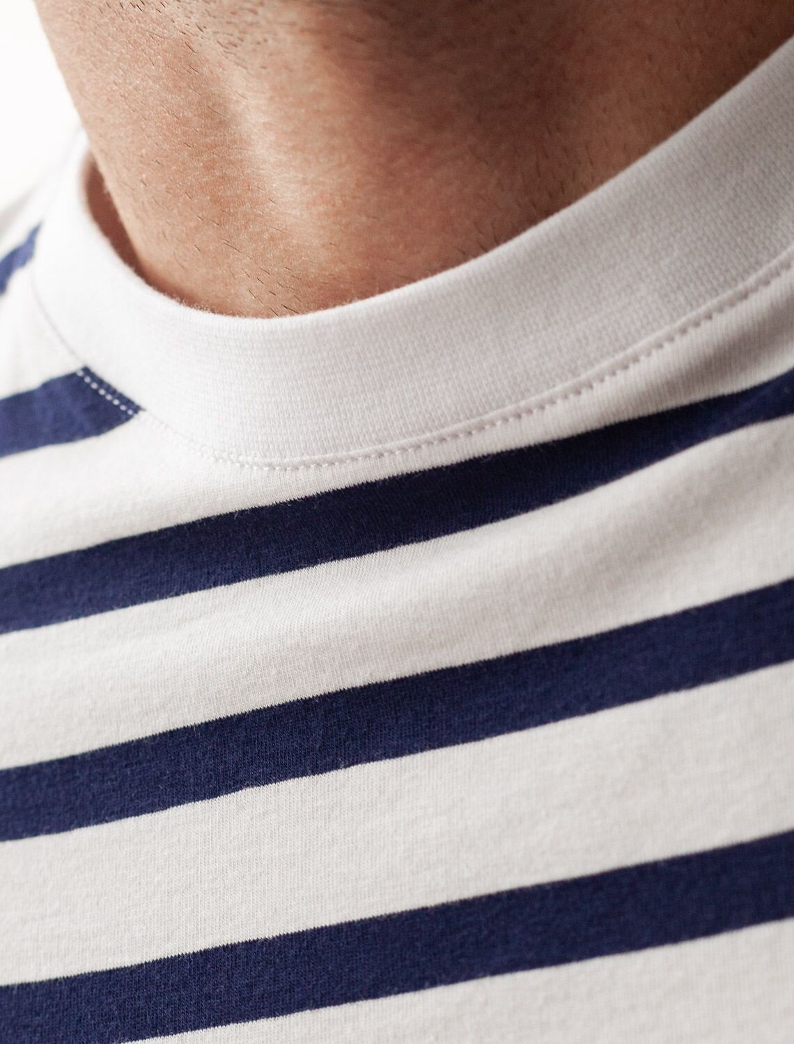 VILATTE Футболка 583474 U49.983 белый-т.синий полоса