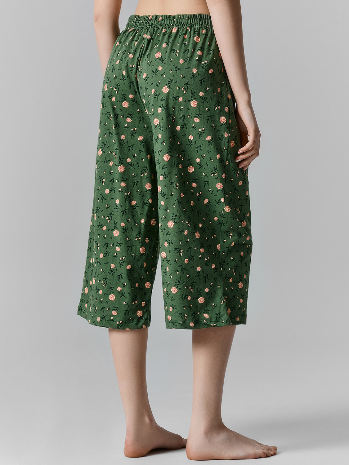 MARK FORMELLE Бриджи 583820 522249 розы на зеленом