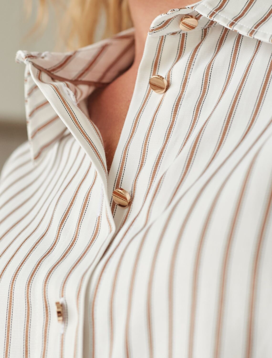 VILATTE Блузка 583955 D29.306 молочный-карамельный