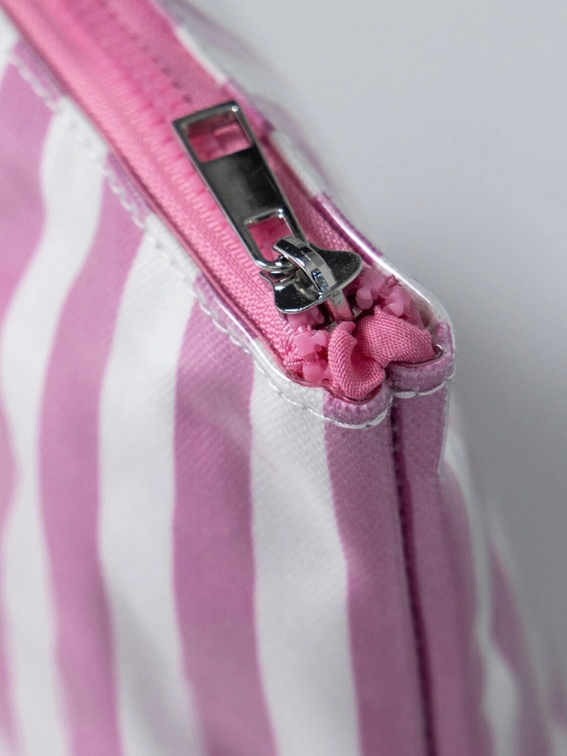 MARK FORMELLE Косметичка 584112 BG52513 розовый +белый (полоска)