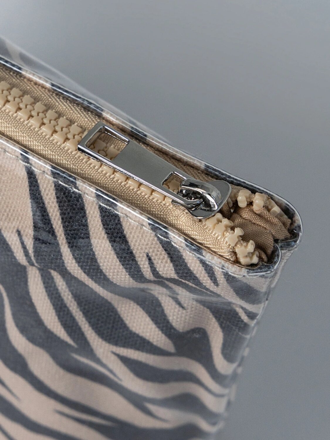 MARK FORMELLE Косметичка 584113 BG52513-1 черный +бежевый (тигр)