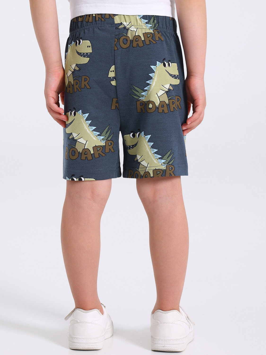 Апрель Шорты 584151 1ПШК4695804н крупные динозавры на темно-сером