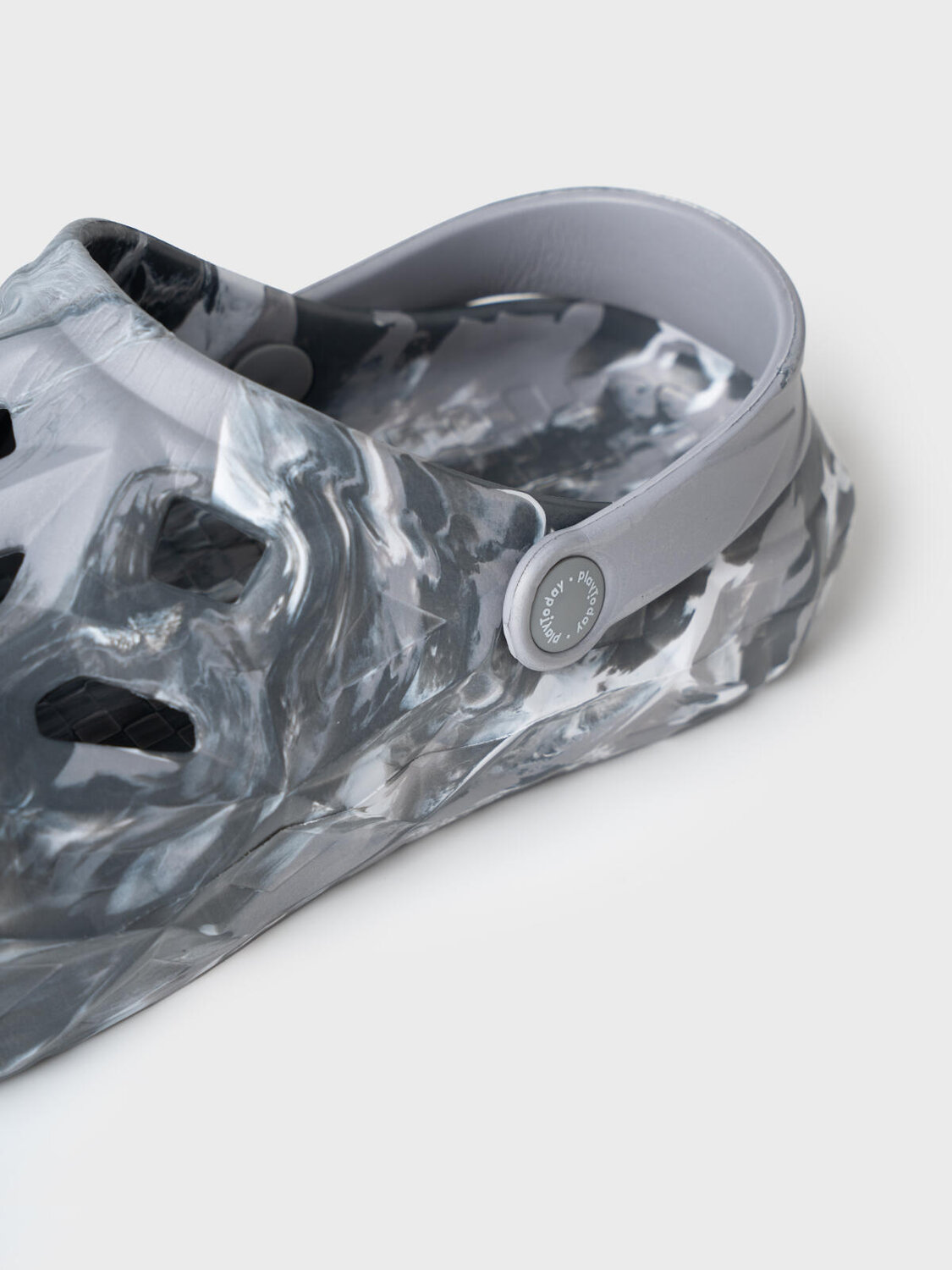 PLAYTODAY Сабо 584753 12611702 серый