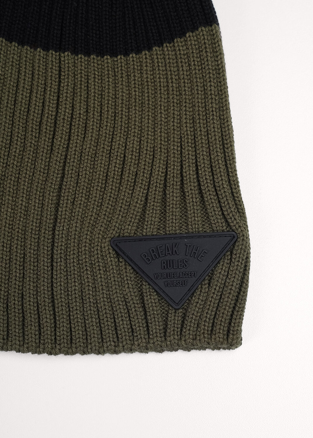 CLEVER Шапка 585892 564667ха чёрный/хаки