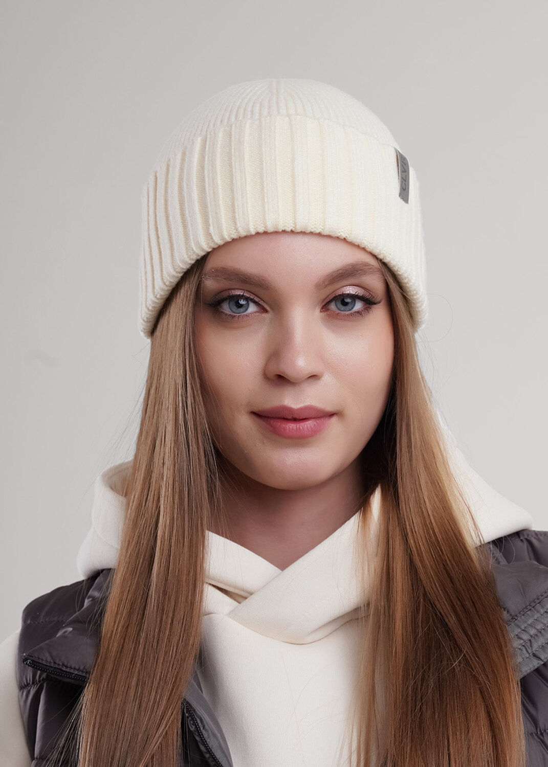 CLEVER Шапка 585909 564656вн молочный
