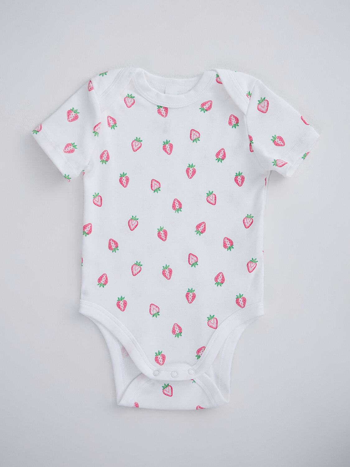 MARK FORMELLE Боди детское 586622 13015-2 розовая клетка на белом +клубничка на белом