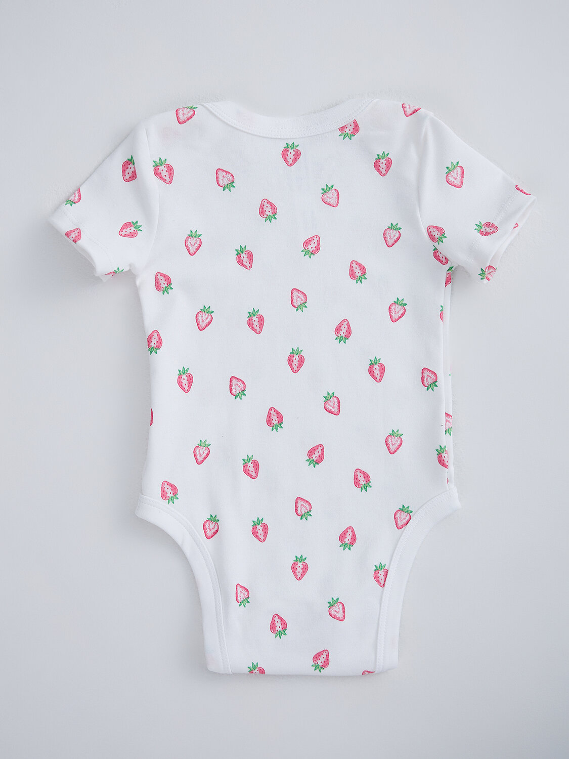 MARK FORMELLE Боди детское 586622 13015-2 розовая клетка на белом +клубничка на белом