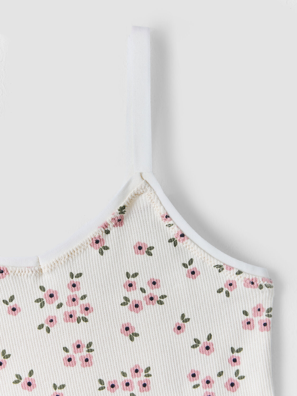 MARK FORMELLE Майка 586715 427738 цветочки на молочном