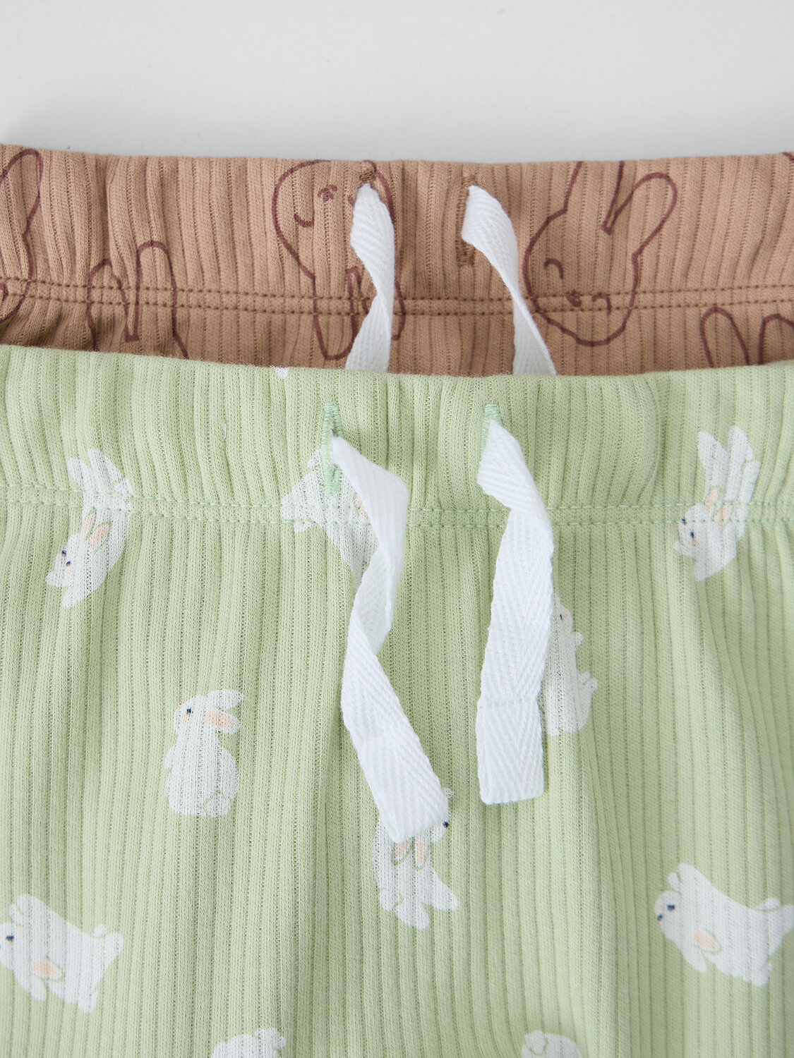 MARK FORMELLE Ползунки 586763 85118-1-2 зайки на бежевом +зайчата на св.зеленом