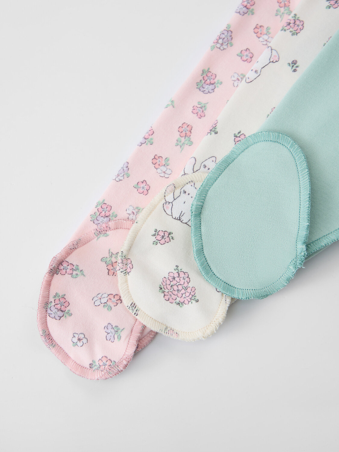 MARK FORMELLE Ползунки 586765 85117-1-3 котики с цветами на молочном +мята +цветочки на розовом